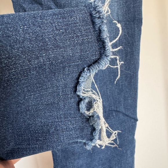 Lucky Brand Medium Wash lightly distressed jeans - Picture 2 of 4